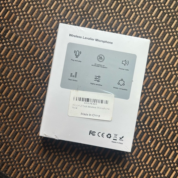 Wireless Lavalier Microphone - Picture 2 of 4